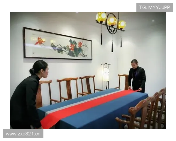 古力在豪宅里连茶都讲究成这样，我都开始怀疑他是不是想当生活品鉴官了