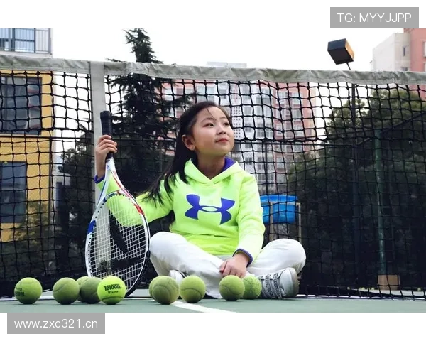 李娜穿睡衣逛街像隔壁阿姨，随手一买就把我的月薪掏空