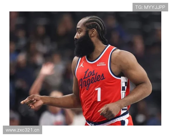 哈登通过挡拆助攻提升进攻节奏，明显优于欧文时代球队组织效率