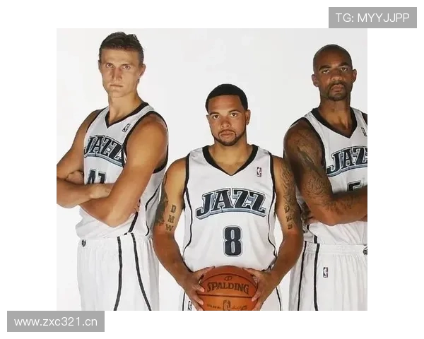 布泽尔低位单打效率提升，改变爵士进攻结构